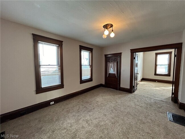 Building Photo - 3272 W 98th St