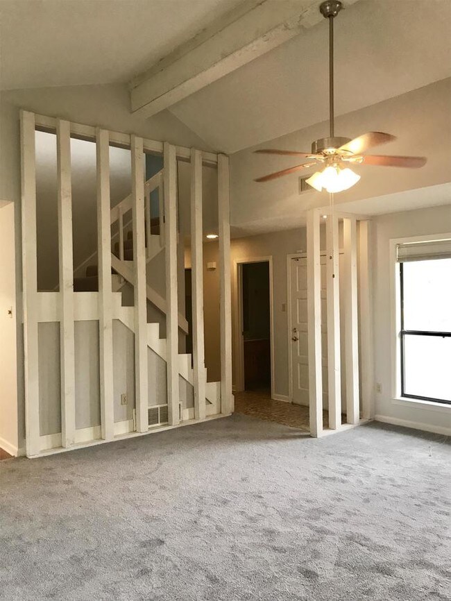 Foto del edificio - 7866 Winchester Hills St