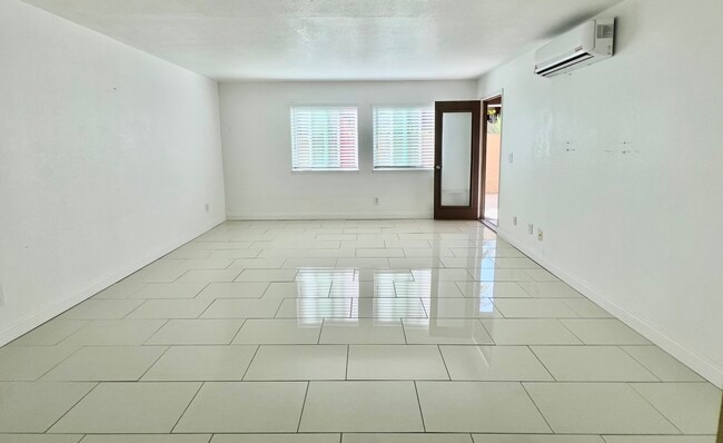 Building Photo - 3520 Lebon Dr