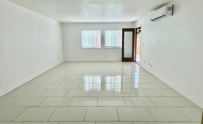 Foto del edificio - 3520 Lebon Dr