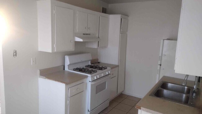 Foto del edificio - 2022 Castleberry Ln