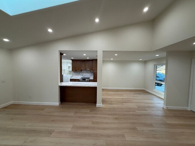 Building Photo - A New El Dorado II just waiting for You