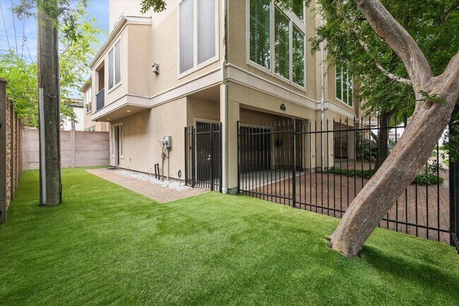 Building Photo - 6603 Wanita Pl