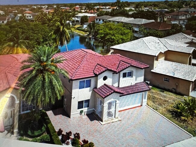 Foto del edificio - 15823 SW 79th St