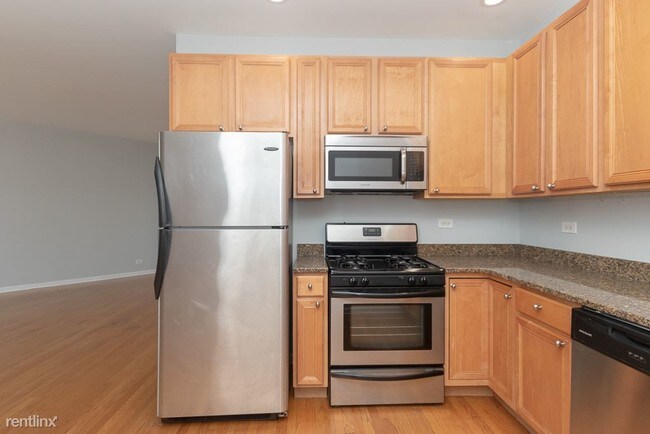 Building Photo - 2451 W Touhy Ave
