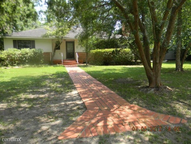 Foto del edificio - 3 br, 2 bath House - 423 W Marigold Ave