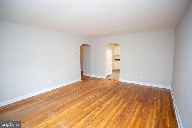 Building Photo - 56 Linwood Ave