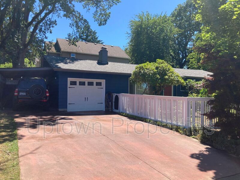 Photo - 16620 SW Oak St