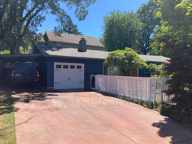 Photo - 16620 SW Oak St House