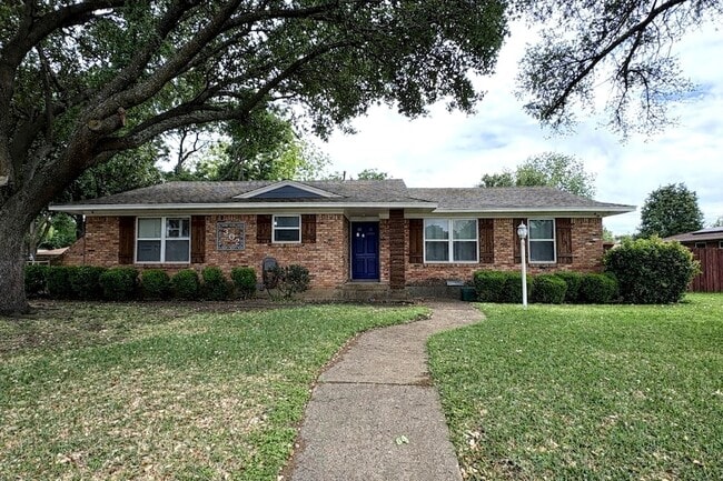 Photo - 302 Van Rowe Ave House
