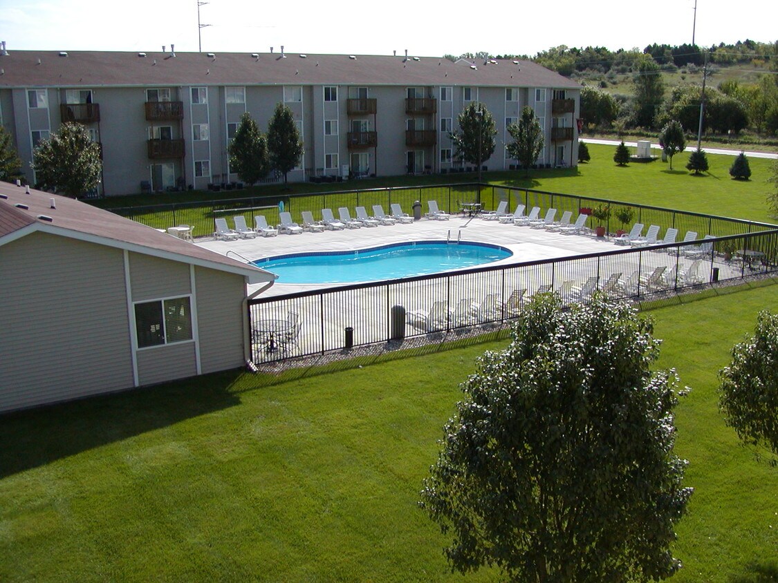 PISCINA - Rock Creek Apartments