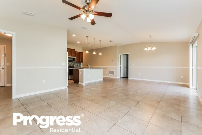 Foto del edificio - 1637 Climbing Dayflower Dr