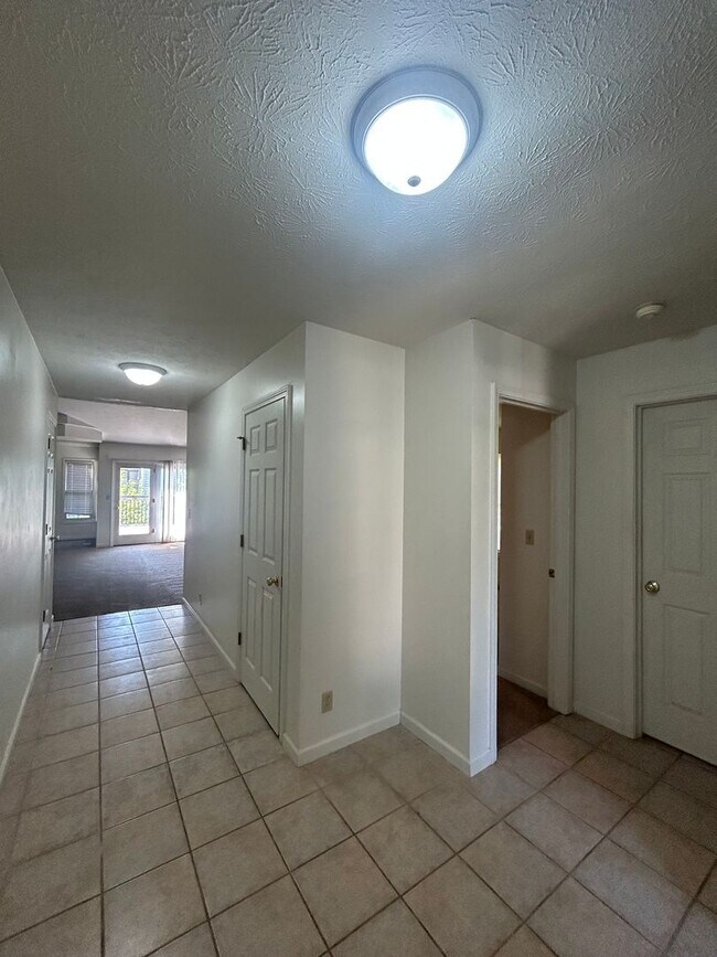 Foto del edificio - Large 3 Bedroom Home