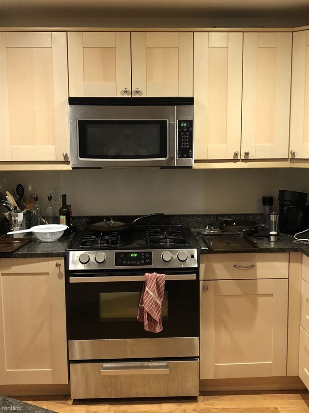 4 br, 2 bath - 106 High St # 1 - 4 br, 2 bath  - 106 High St # 1