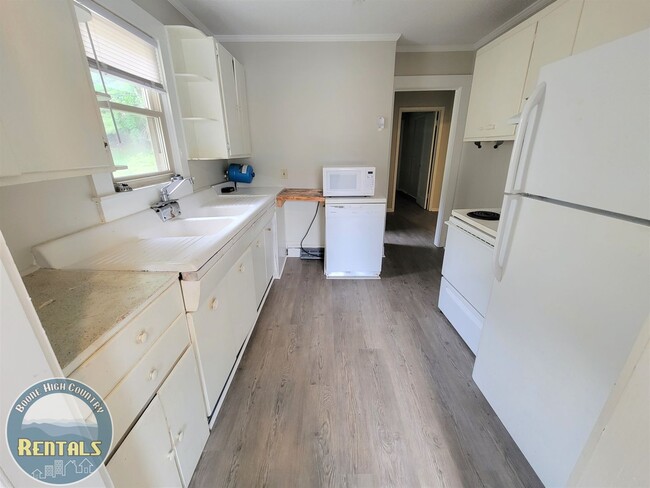 Building Photo - 3bd/2ba House On Faculty Street---Great Location!