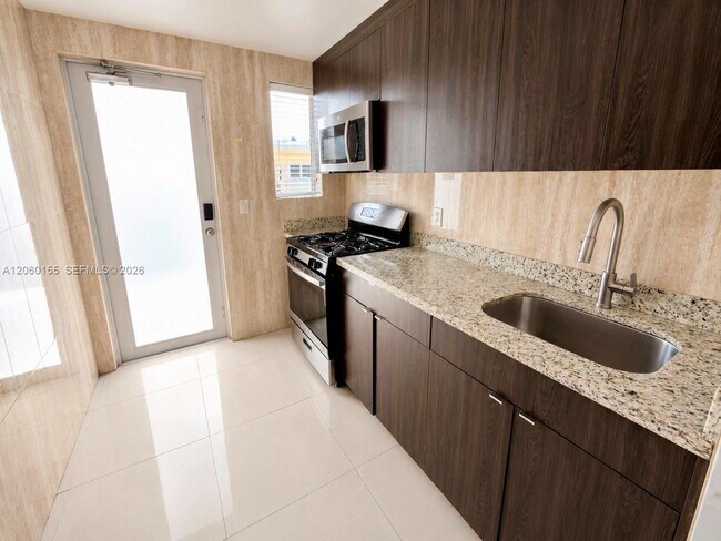 Foto del edificio - 1027 94th St