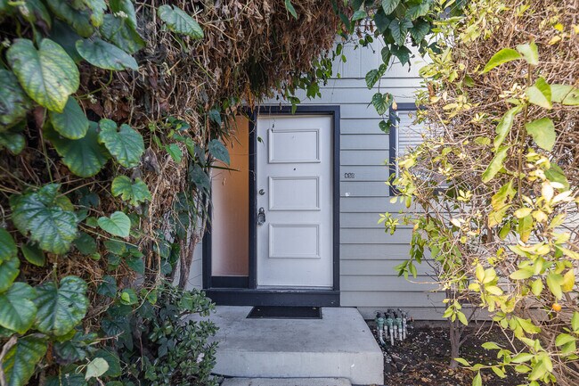 Foto del edificio - 950 San Pierre Way