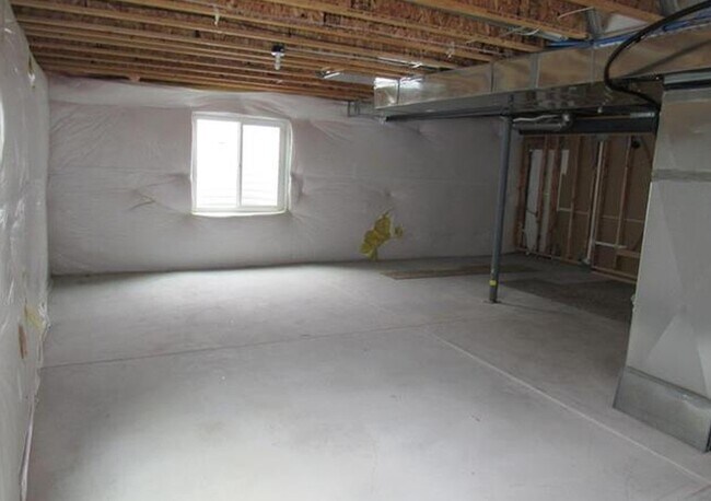 Unfinished basement with finished bathroom. - 7334 Pearly Heath Rd