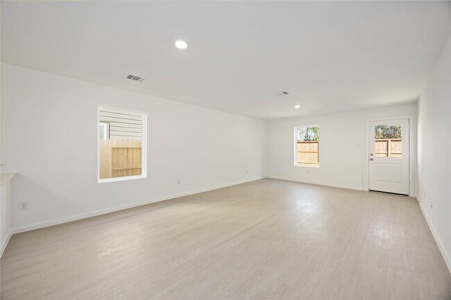 Foto del edificio - 905 Pertuso Ln