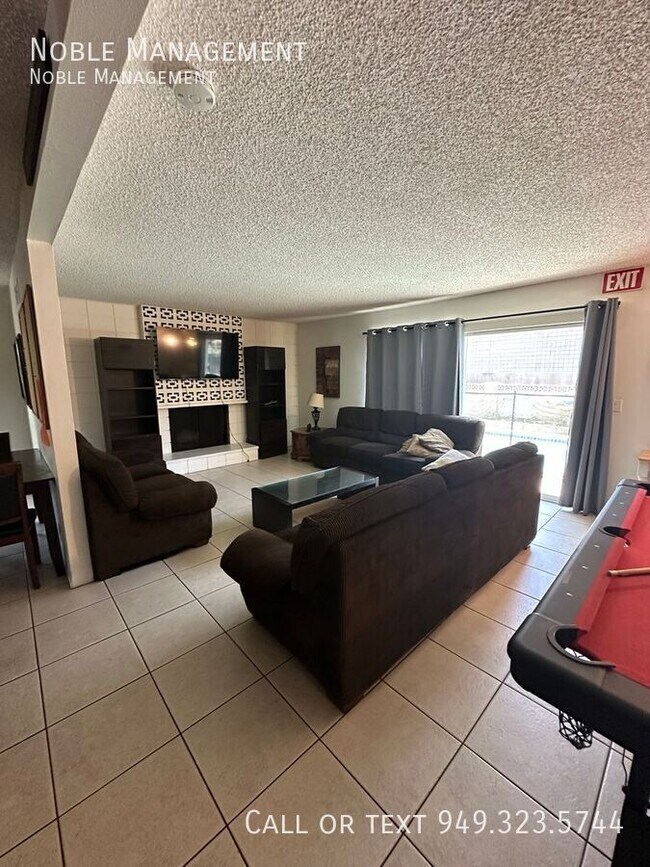 Foto del edificio - 3310 E Maple Ave