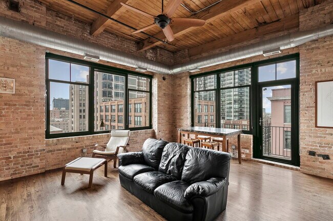 Building Photo - 625 W Jackson Blvd