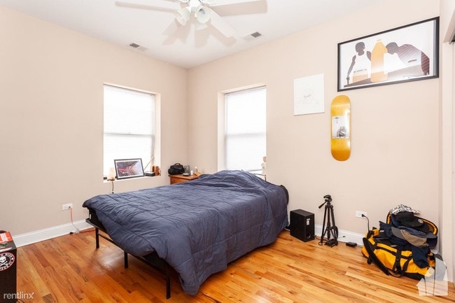Foto del edificio - 2 br, 1 bath  - 3320 W Byron St