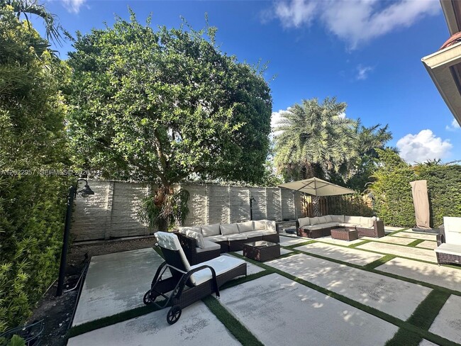 Foto del edificio - 10919 NW 80th Ln
