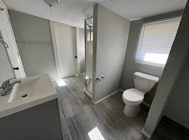 Building Photo - 2738 Spring St