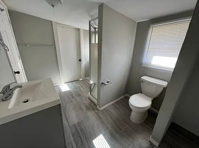 Foto del edificio - 2738 Spring St