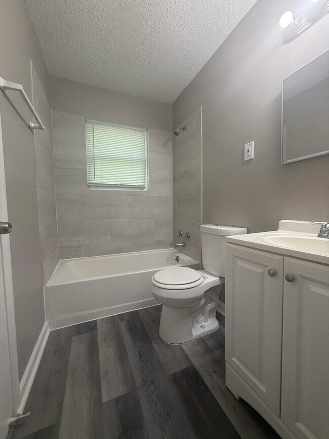 Building Photo - 3981 Maynard Dr