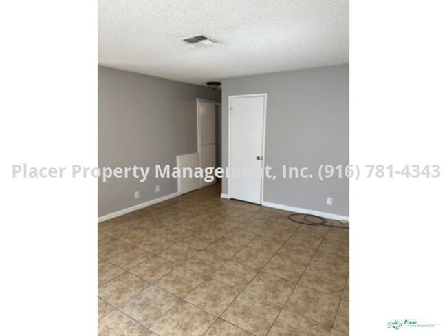 Building Photo - Avail now?  Exceptionally clean 2 bedroom ...