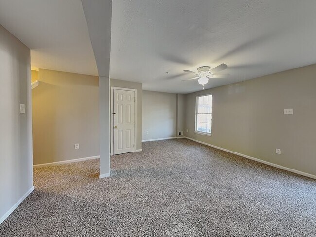 Foto del edificio - 7107 Pahls Farm Way