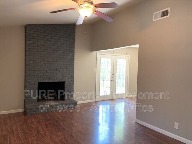 Building Photo - 2607 Parker Ln