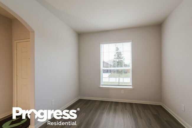 Building Photo - 10498 Red Cardinal Dr NE