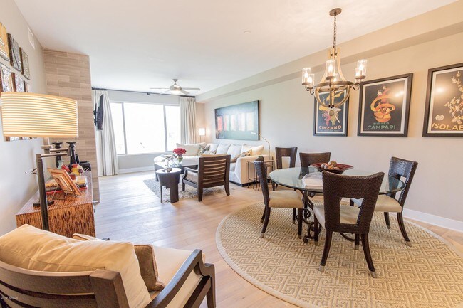 Foto del edificio - 4803 N Woodmere Fairway