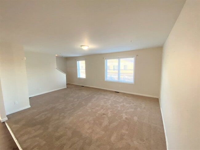 Building Photo - 623 Andover St