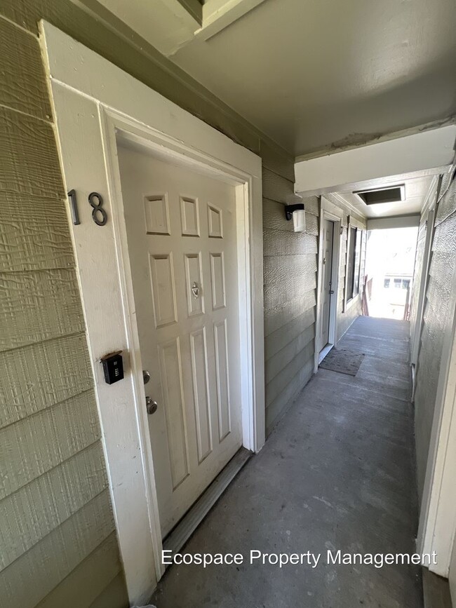 Building Photo - Studio Apartment in the Sable Cove Condomi...