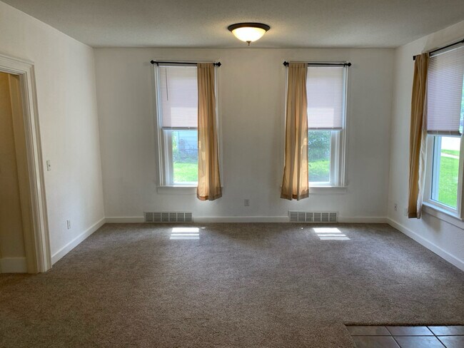 Foto del edificio - 415 S Elm Ave