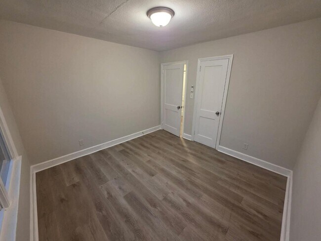 Foto del edificio - 115 Chestnut Dr