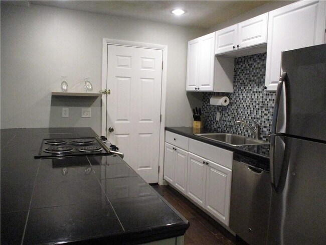 Foto del edificio - 323 Palm St