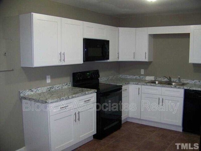 Building Photo - 8485 McCormick Bridge Rd