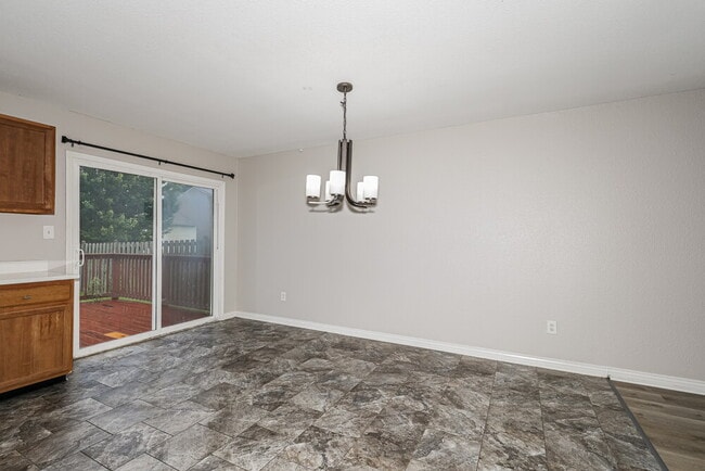 Building Photo - 1859 Ernest Dr