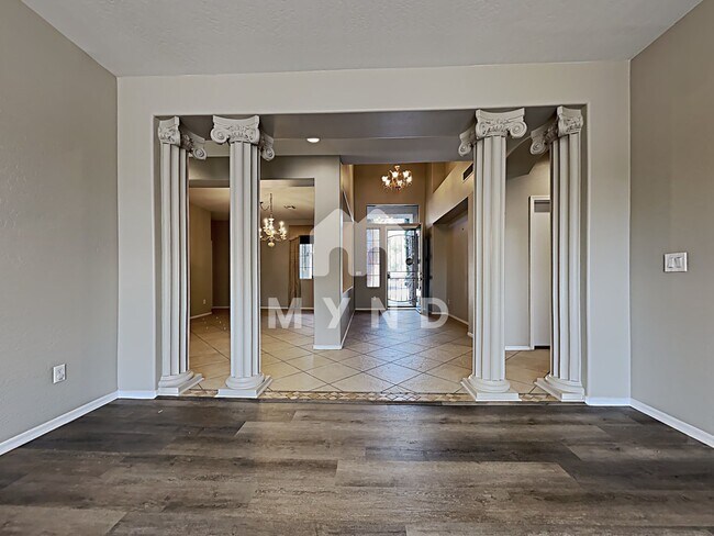 Foto del edificio - 7515 W Betty Elyse Ln
