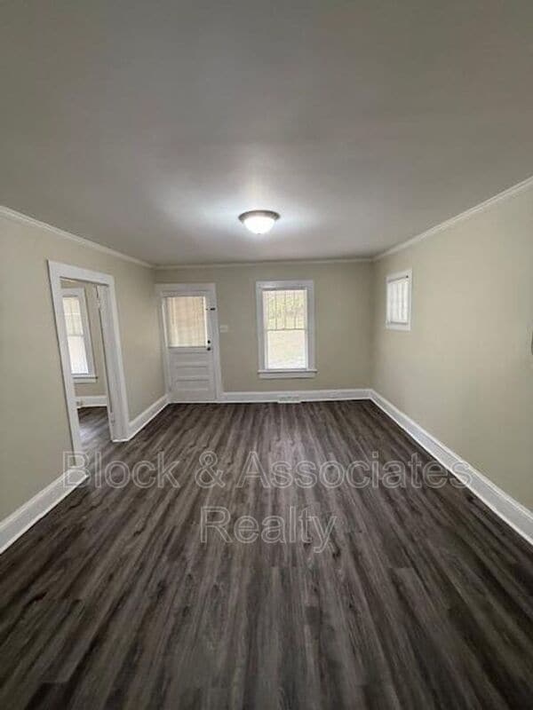 Building Photo - 3844 Green Point Dr