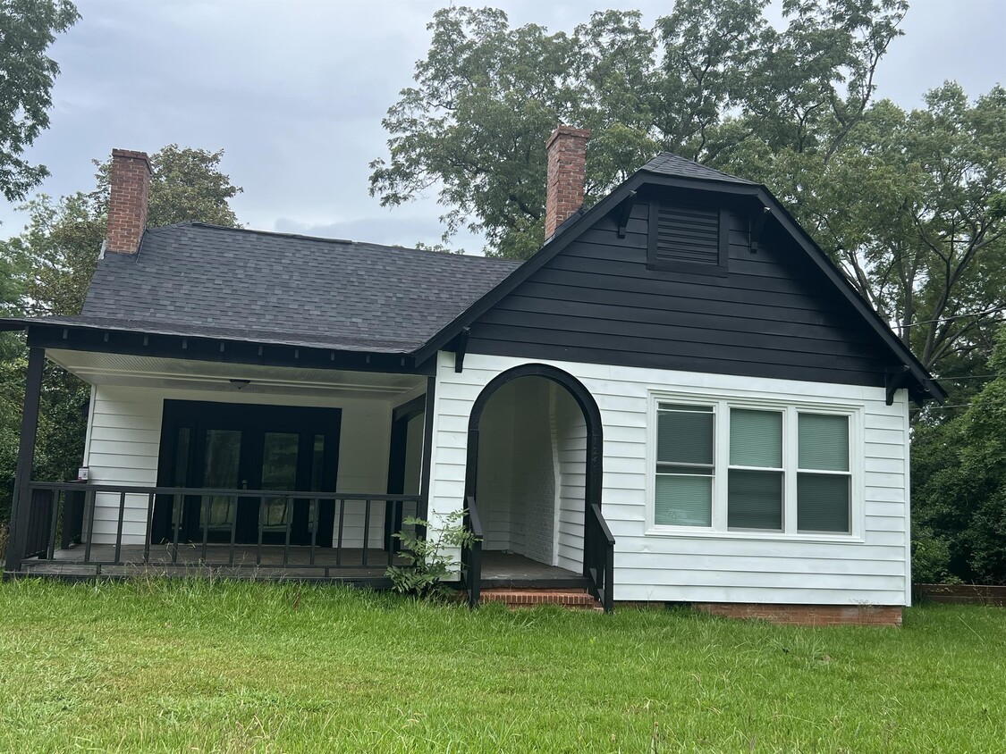 Primary Photo - 1241 W Poplar St