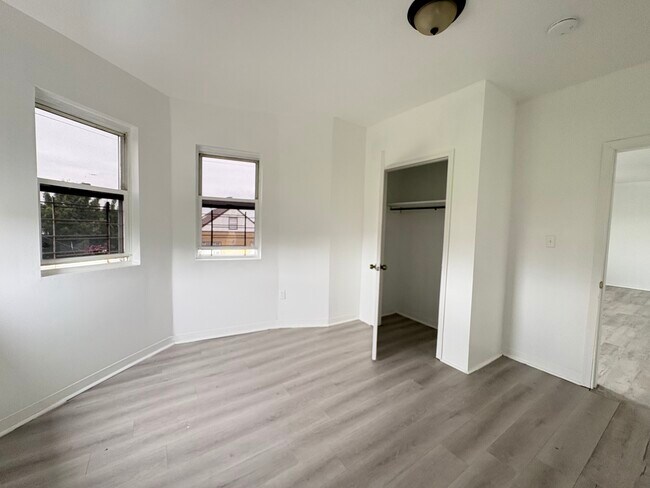 264 1st St 6 - 272 1st St