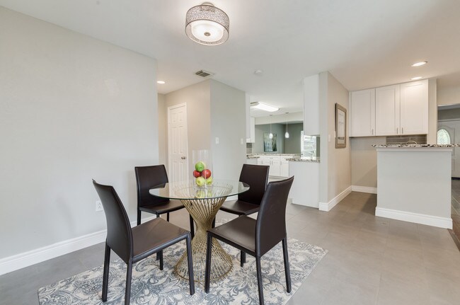 Foto del edificio - 15126 Turkey Creek Dr