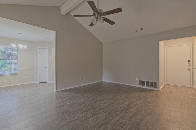 Building Photo - 509 Meadowcreek Cir