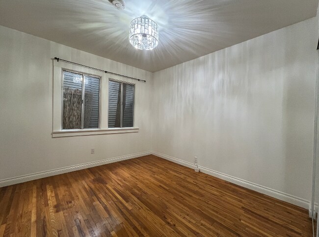 Building Photo - 523 S Coronado St