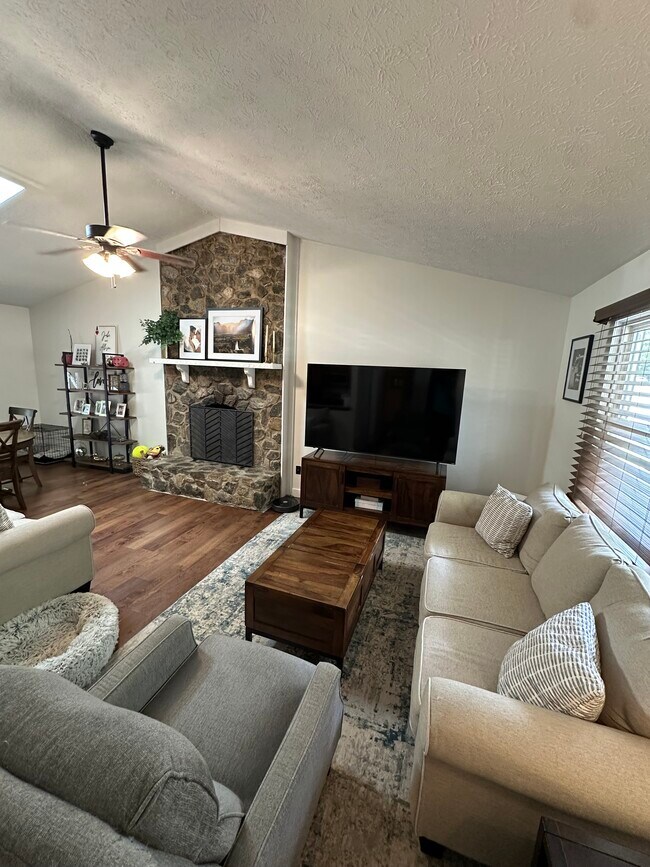 Building Photo - 7412 Newbys Ct